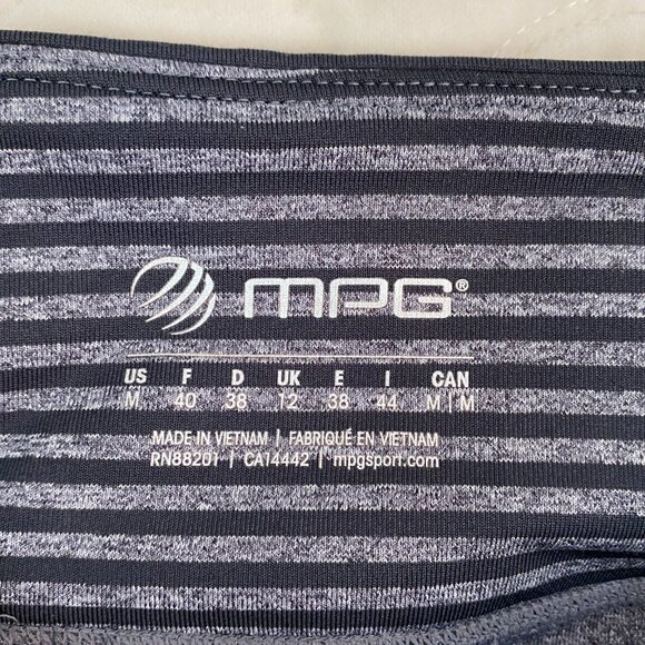 MPG Yoga Capris Leggings with Zipper Pocket Gray Size Medium - Picture 7 of 12